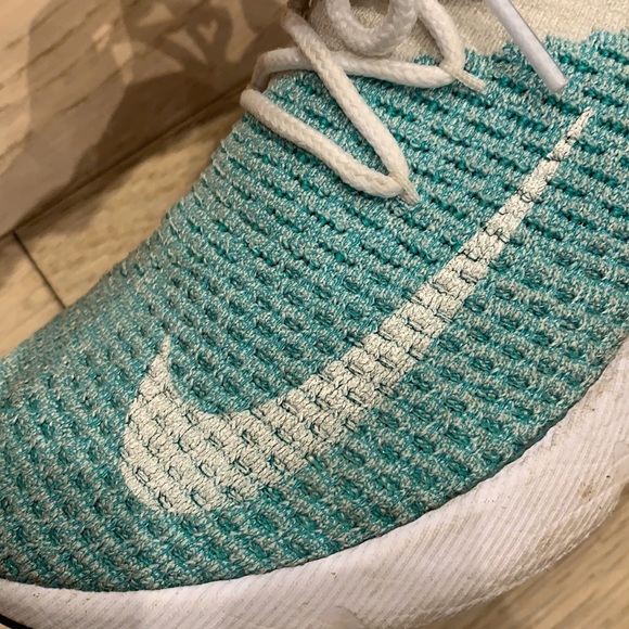 Nike Airmax 70s - Picture 2 of 3